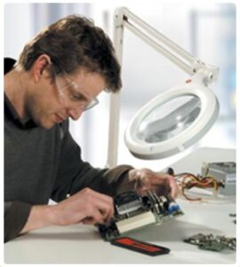 Best Magnifying Lamps - Ultral Guide And Top 5 Models Review (2)