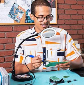 Best Magnifying Lamps - Ultral Guide And Top 5 Models Review (6)